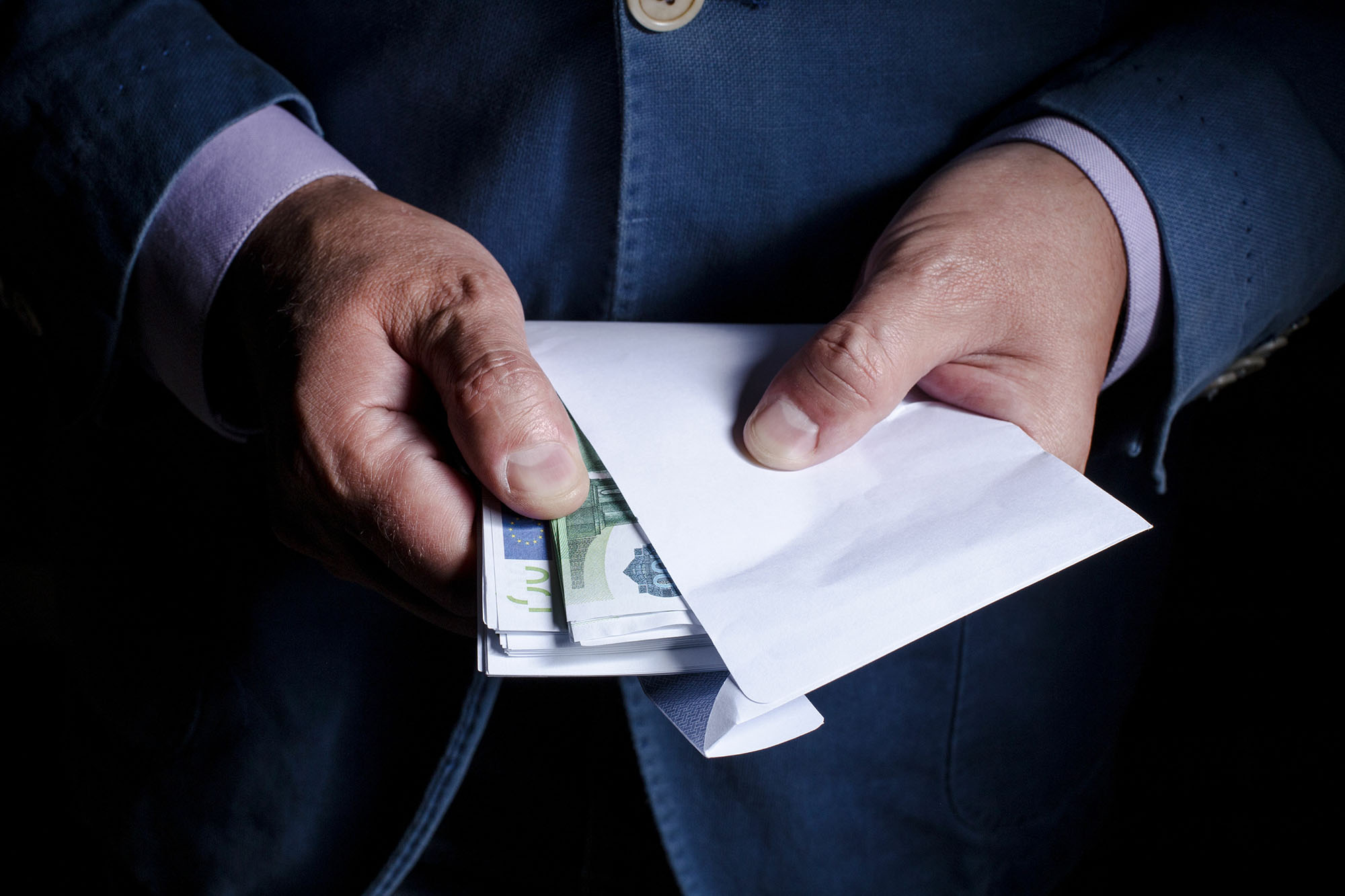 Former Goldman exec faces 30 years for bribery